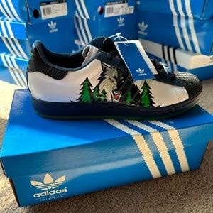 Adidas Superstar 1 Timberwolves *Collector*